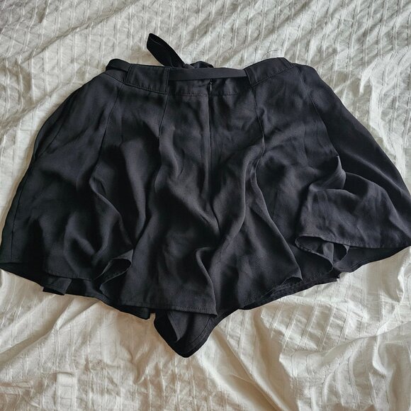 Aritzia Sunday Best Westley Short - 2018 - Black - Sz 6 - Picture 3 of 11